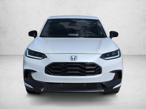 Used 2024 Honda HR-V Sport image 2