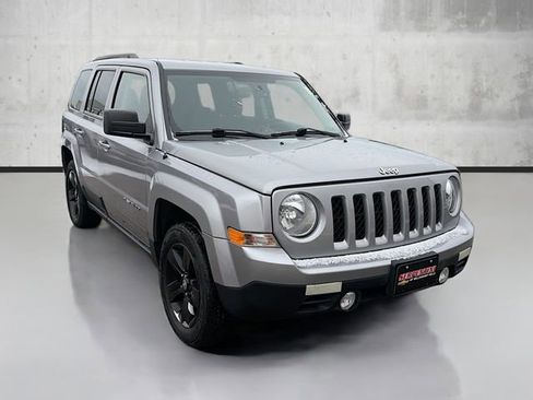 Used 2016 Jeep Patriot Latitude image 3