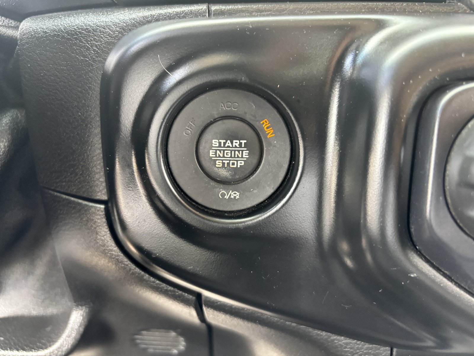 Used 2020 Jeep Wrangler Sport AWD/4WD image 25