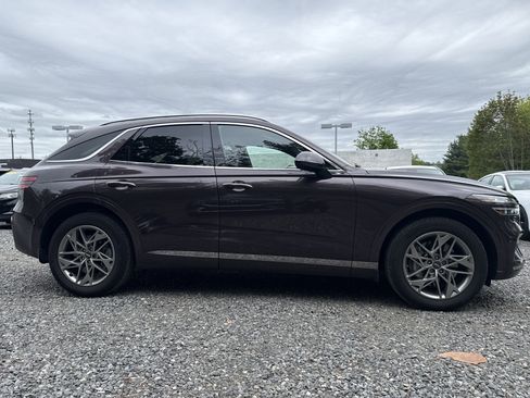 Used 2023 Genesis GV70 2.5T w/ Advanced Package AWD/4WD image 8