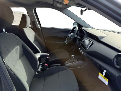 New 2025 Nissan Kicks S image 15