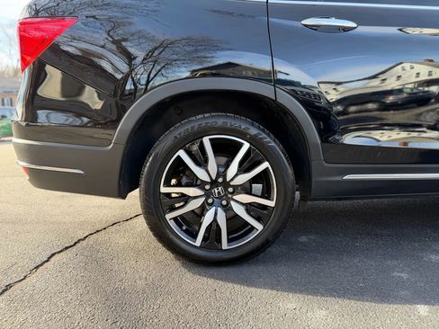 Used 2020 Honda Pilot Touring image 11