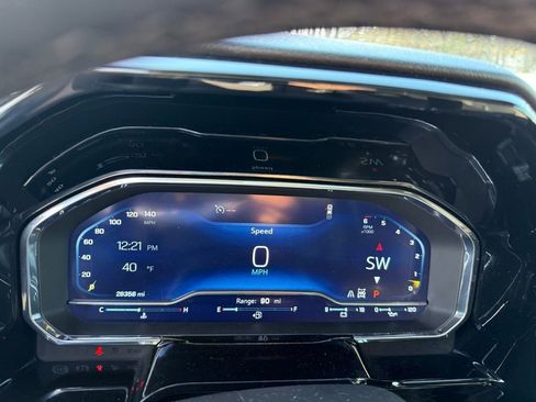 Used 2023 Chevrolet Silverado 1500 LT Trail Boss w/ Convenience Package II image 10