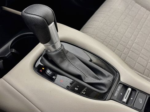 Certified 2024 Honda HR-V LX image 16