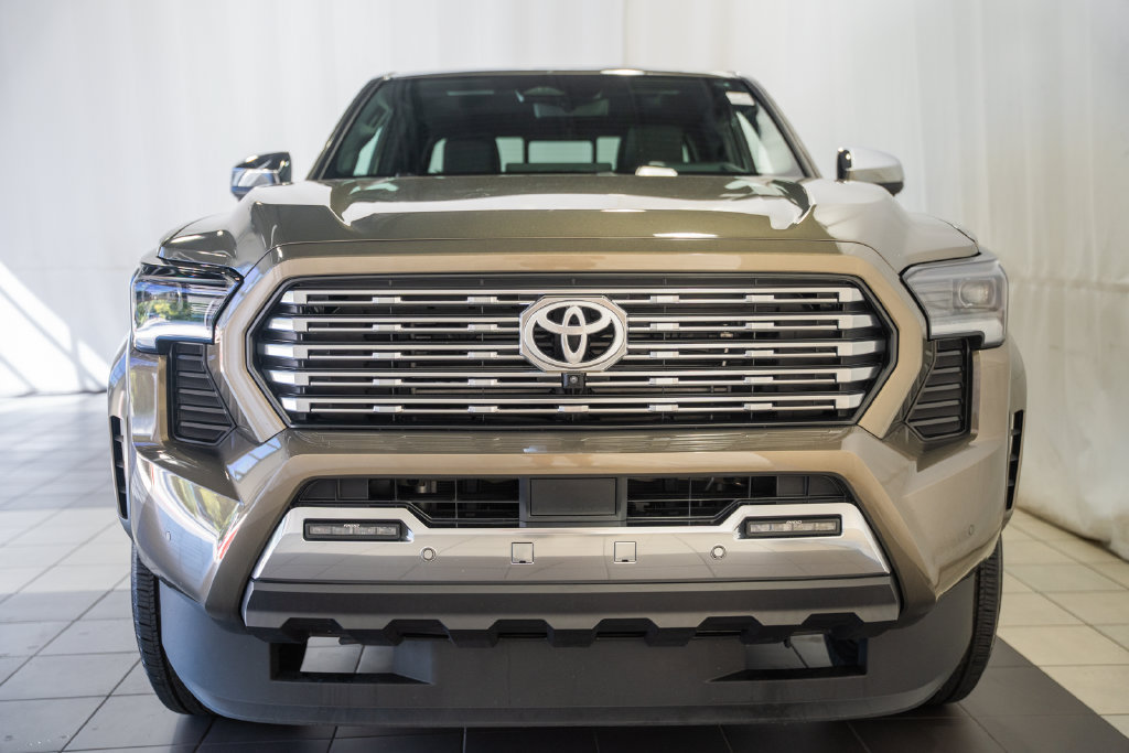 Certified 2025 Toyota Tacoma Limited AWD/4WD image 2