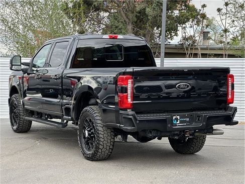 Used 2023 Ford F250 XLT w/ Black Appearance Package AWD/4WD image 12