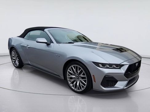 Used 2025 Ford Mustang GT Premium RWD image 2