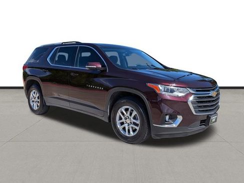 Used 2018 Chevrolet Traverse LT image 3