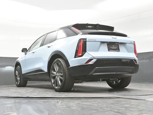 New 2026 Cadillac Optiq Sport 2 w/ LPO, Floor Liner Package AWD/4WD image 27