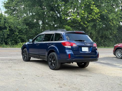 Used 2010 Subaru Outback 2.5i Premium AWD/4WD image 13