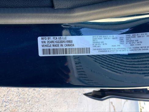 Used 2025 Chrysler Pacifica Limited FWD image 37