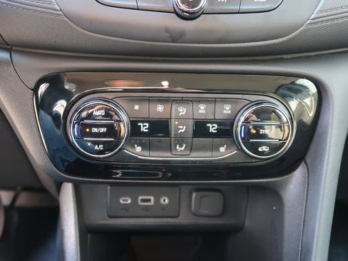 Certified 2022 Buick Encore GX Select image 25