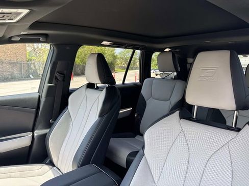 Certified 2025 Lexus TX 500h AWD image 34