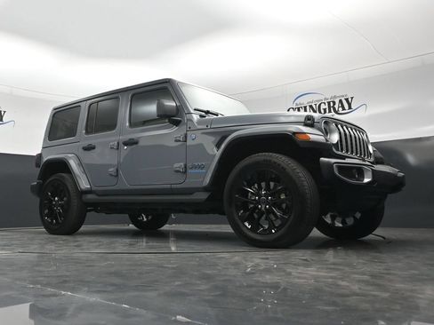 Used 2025 Jeep Wrangler Unlimited Sahara AWD/4WD image 20