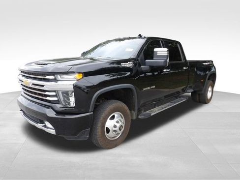 Used 2022 Chevrolet Silverado 3500 High Country w/ Safety Package II AWD/4WD image 7