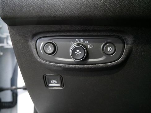 Used 2022 GMC Terrain SLT w/ Infotainment Package II image 30