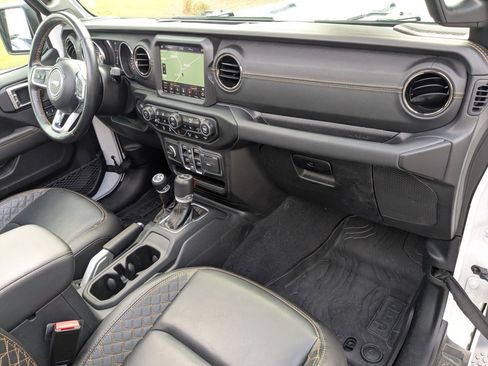 Used 2021 Jeep Wrangler Unlimited Sahara image 36