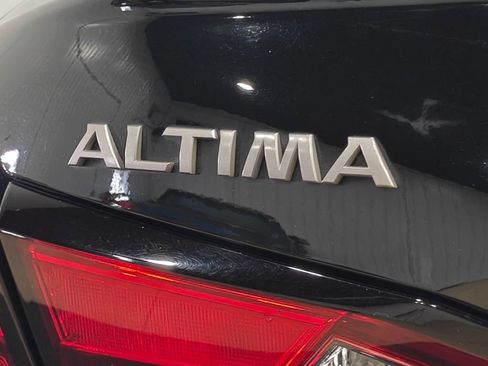 Used 2023 Nissan Altima 2.5 SV w/ SV Premium Package AWD/4WD image 45