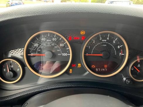 Used 2014 Jeep Wrangler Unlimited Sahara AWD/4WD image 12