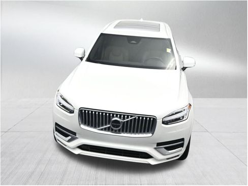 Used 2023 Volvo XC90 B5 Plus AWD/4WD image 25