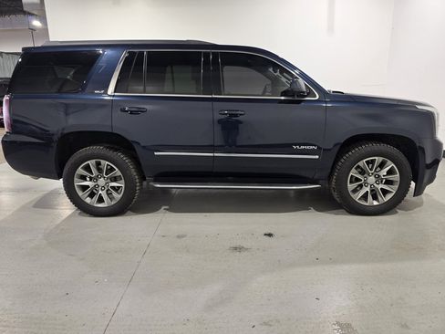 Used 2017 GMC Yukon SLT w/ Premium Edition image 5