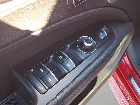 Used 2022 Alfa Romeo Stelvio Veloce image 16