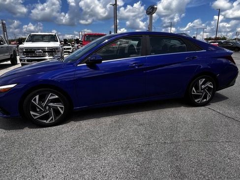 Used 2025 Hyundai Elantra SEL image 6