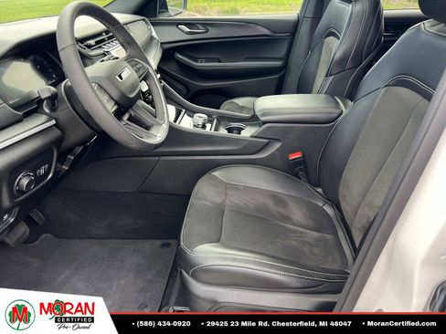 Used 2024 Jeep Grand Cherokee L Altitude AWD/4WD image 17