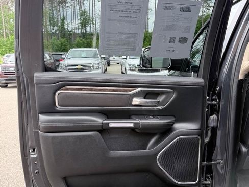 Used 2019 RAM 1500 Laramie AWD/4WD image 18