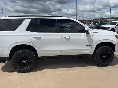 Used 2021 Chevrolet Tahoe Z71 w/ Luxury Package AWD/4WD image 8