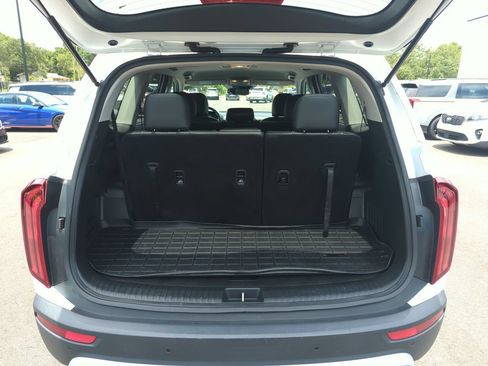 Used 2022 Kia Telluride LX FWD image 30