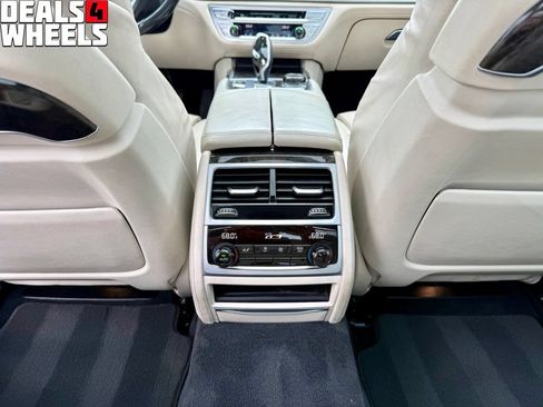 Used 2018 BMW 740i RWD image 42