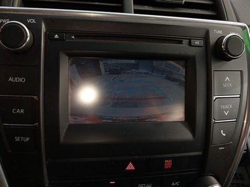 Used 2017 Toyota Camry SE image 24