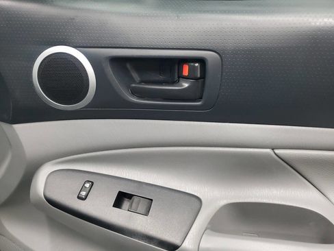 Used 2014 Toyota Tacoma 4x4 Access Cab V6 w/ SR5 Package image 14