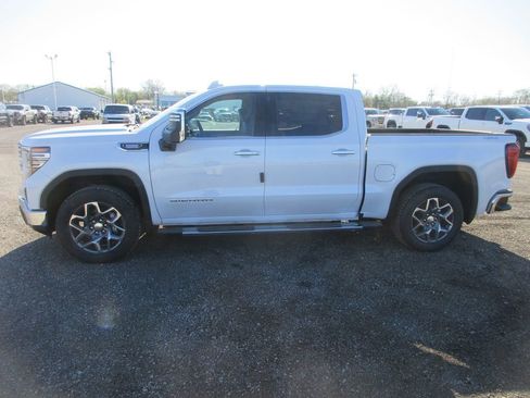 New 2026 GMC Sierra 1500 SLT image 10