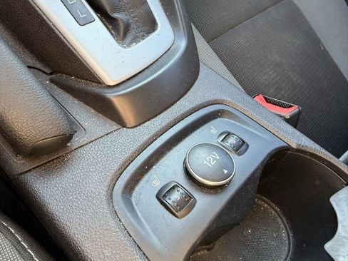 Used 2014 Ford Focus SE w/ SE Winter Package image 10