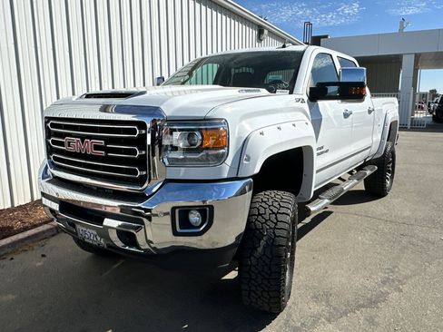 Used 2018 GMC Sierra 2500 SLT w/ Duramax Plus Package image 2