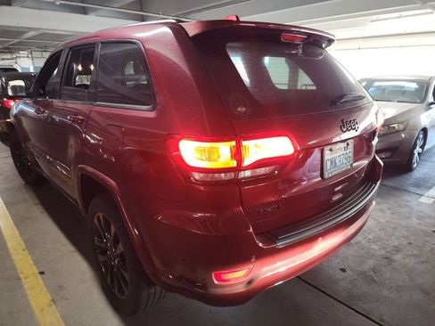 Used 2019 Jeep Grand Cherokee Altitude AWD/4WD image 2
