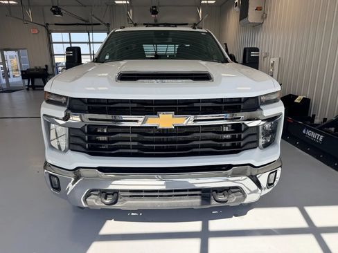 Used 2024 Chevrolet Silverado 3500 LT w/ Convenience Package AWD/4WD image 13