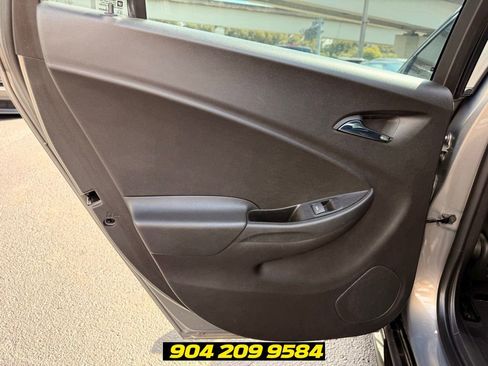 Used 2017 Chevrolet Volt LT FWD image 22