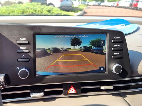 Certified 2023 Hyundai Elantra SEL FWD image 23