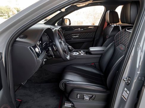 Certified 2022 Bentley Bentayga AWD/4WD image 18