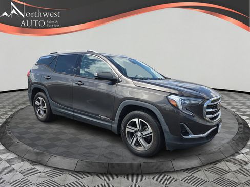 Used 2019 GMC Terrain SLT w/ Infotainment Package II AWD/4WD image 3