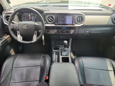 Used 2022 Toyota Tacoma SR5 RWD image 4