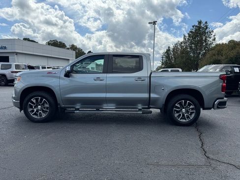Used 2024 Chevrolet Silverado 1500 LT w/ Z71 Off-Road Package AWD/4WD image 6