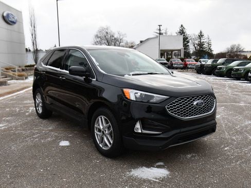 Used 2024 Ford Edge SEL w/ Convenience Package image 9