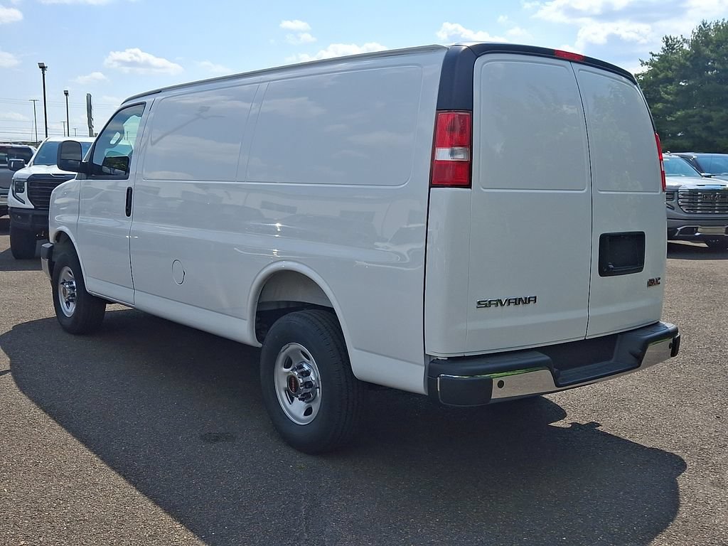 Used 2026 GMC Savana 2500 w/ Driver Convenience Package RWD image 3