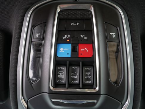 Certified 2024 Jeep Grand Cherokee L Limited w/ Luxury Tech Group II image 32