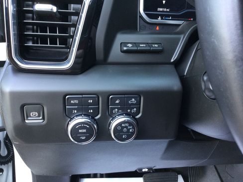 Used 2023 GMC Sierra 1500 Denali Ultimate AWD/4WD image 16