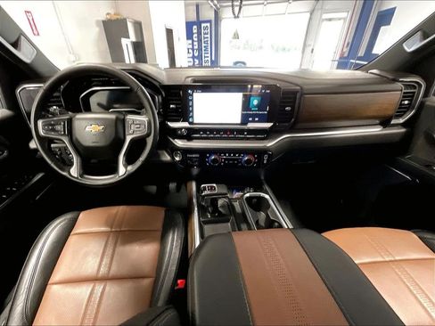 Used 2024 Chevrolet Silverado 1500 High Country w/ High Country Premium Package AWD/4WD image 21